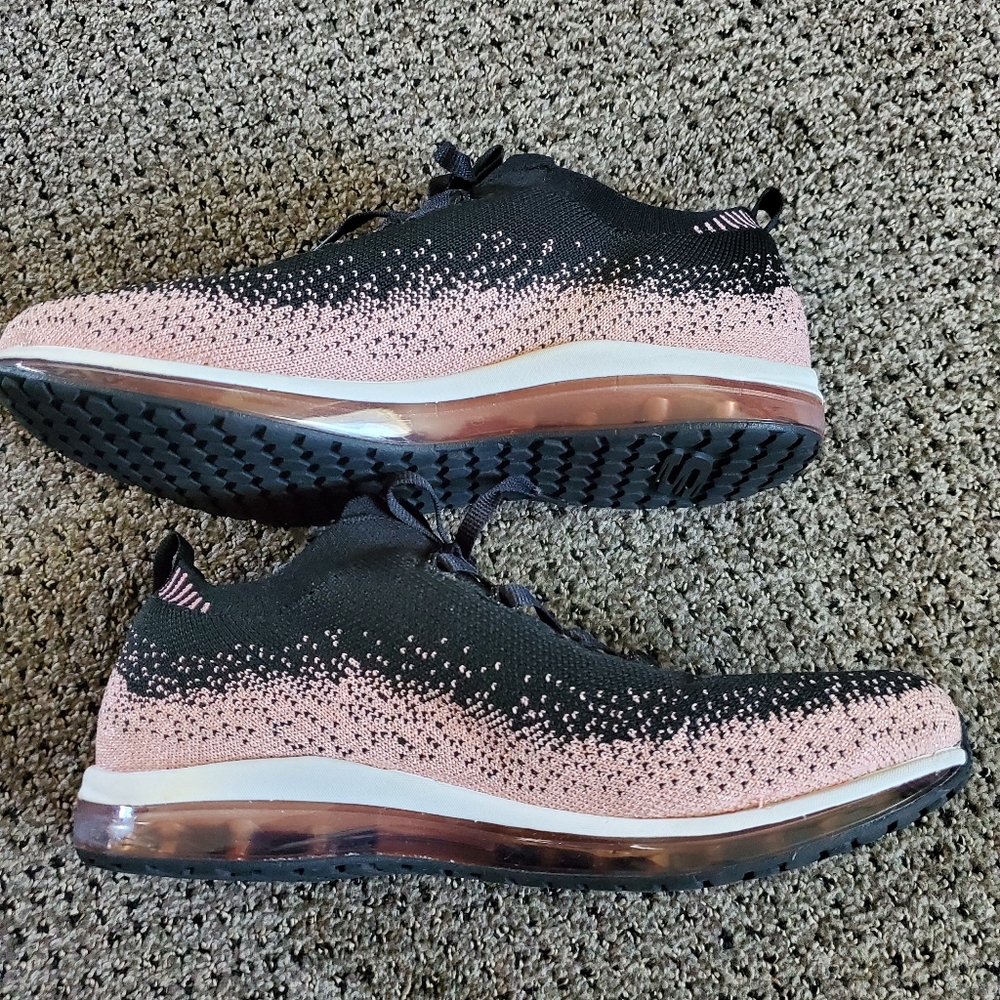 skechers